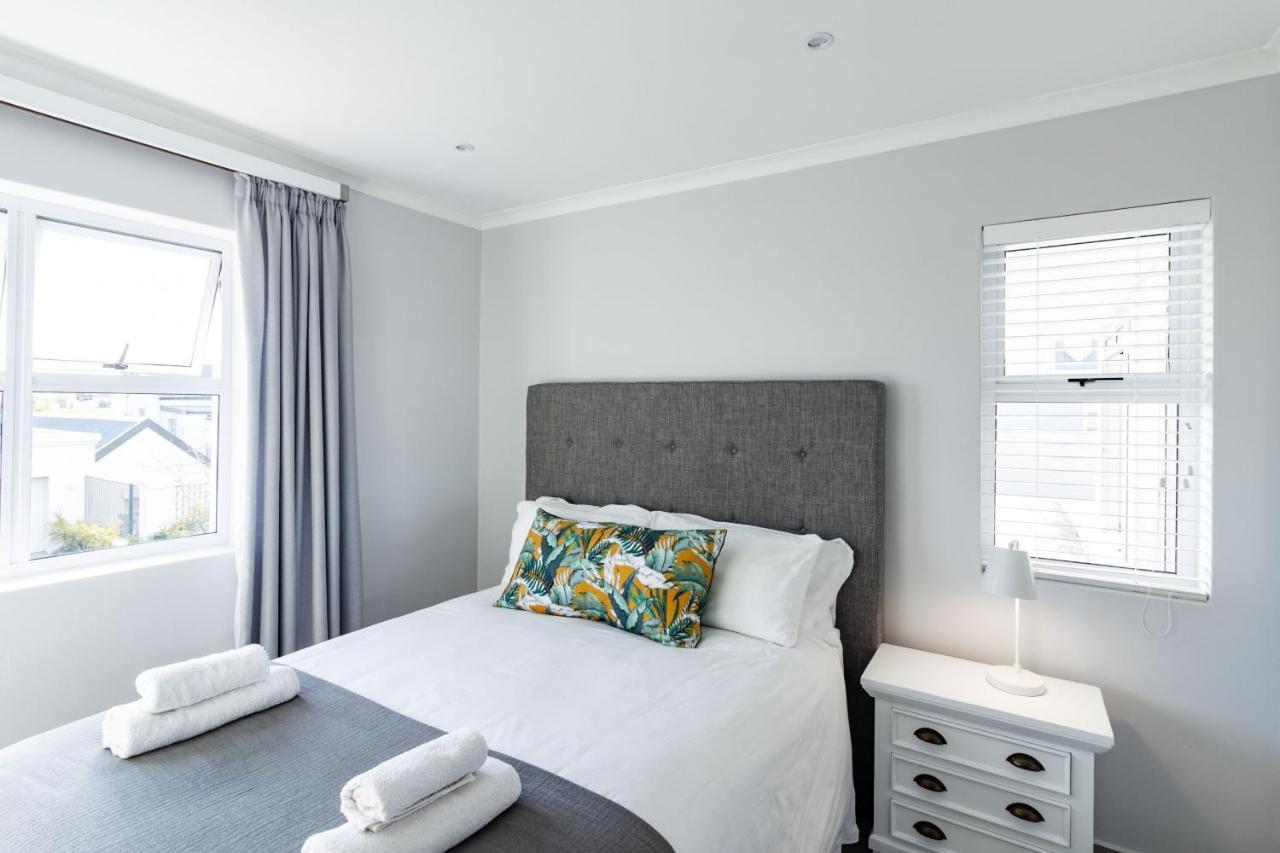 Kingswood Hamlet No 5 *